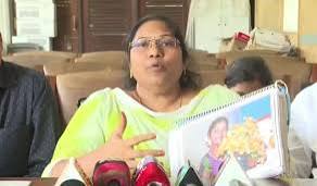 యూట్యూబర్‌పై ఉన్న శ్రద్ధ నా కూతురి కేసుపై లేదా? – డిప్యూటీ సీఎం పవన్‌పై సుగాలి పార్వతి ధ్వజం